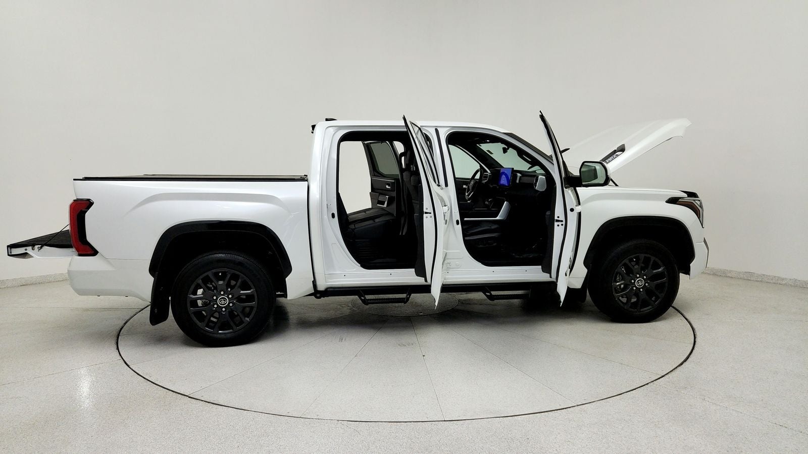 2023 Toyota Tundra Hybrid Platinum