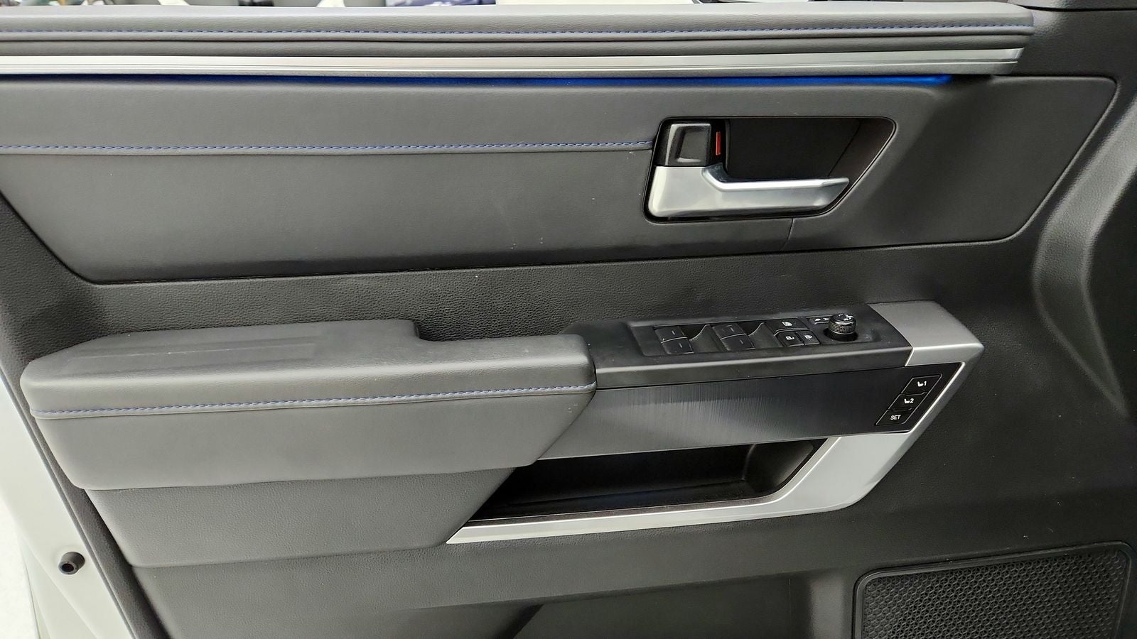 2023 Toyota Tundra Hybrid Platinum