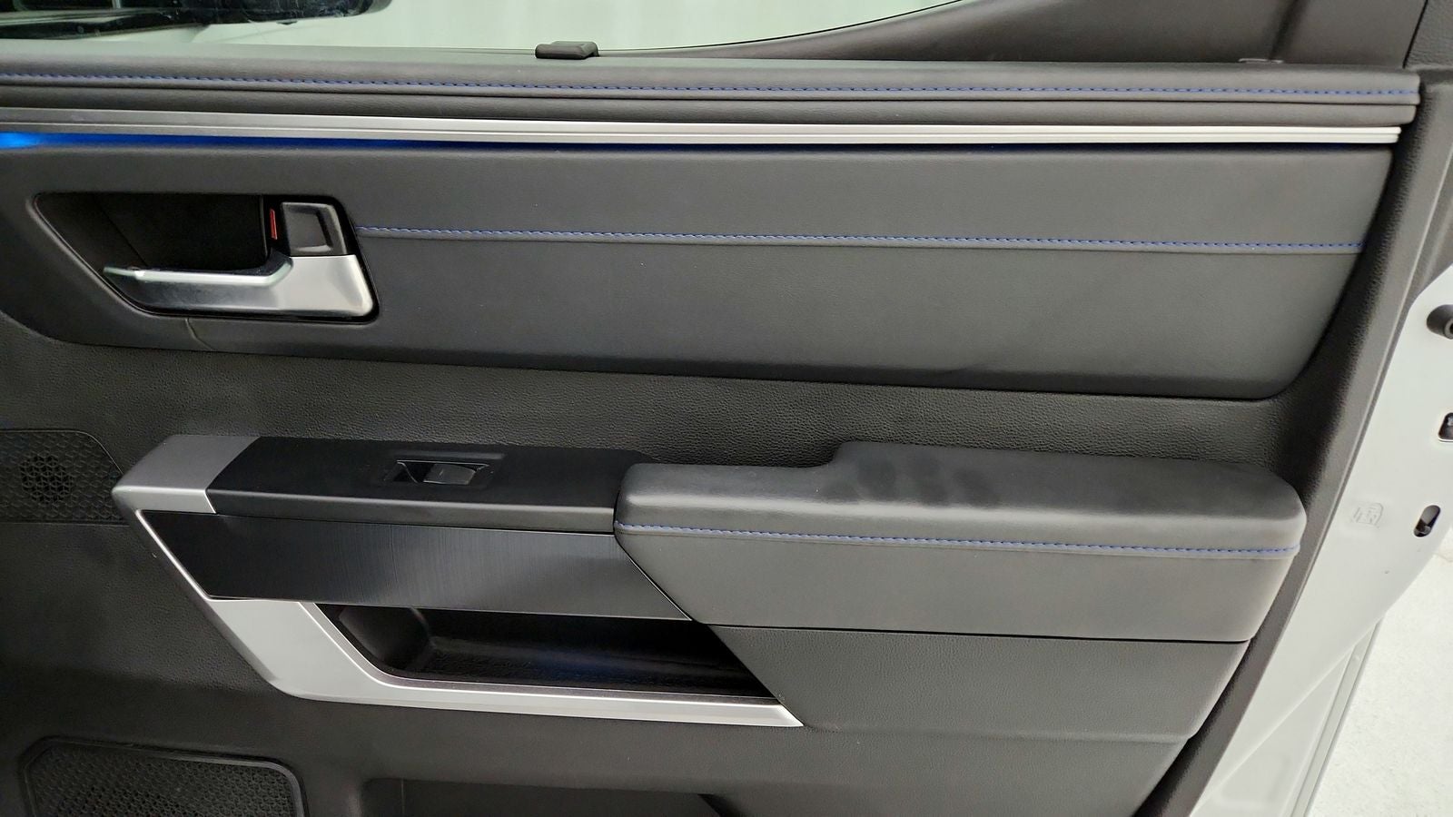 2023 Toyota Tundra Hybrid Platinum
