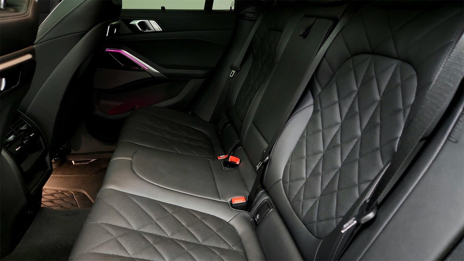 2024 BMW X6 xDrive40i