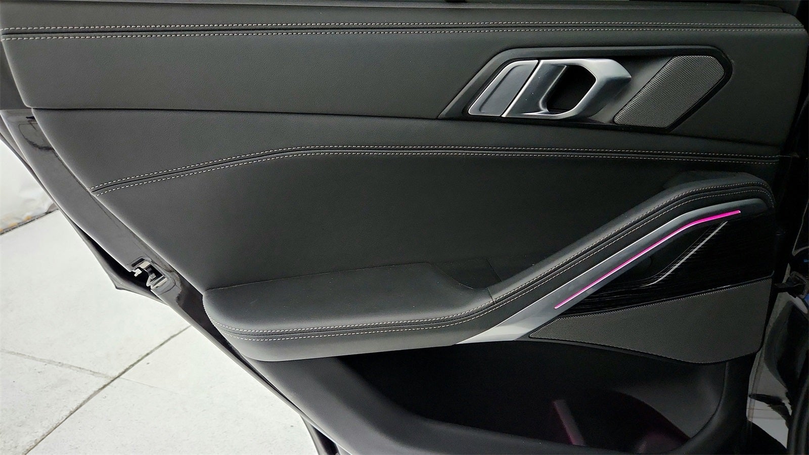 2024 BMW X6 xDrive40i