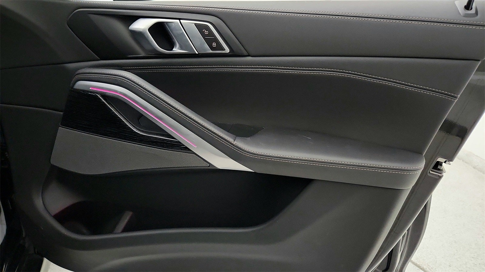 2024 BMW X6 xDrive40i