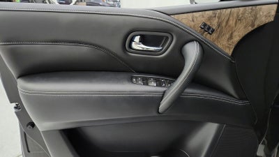 2024 INFINITI QX80 Premium Select