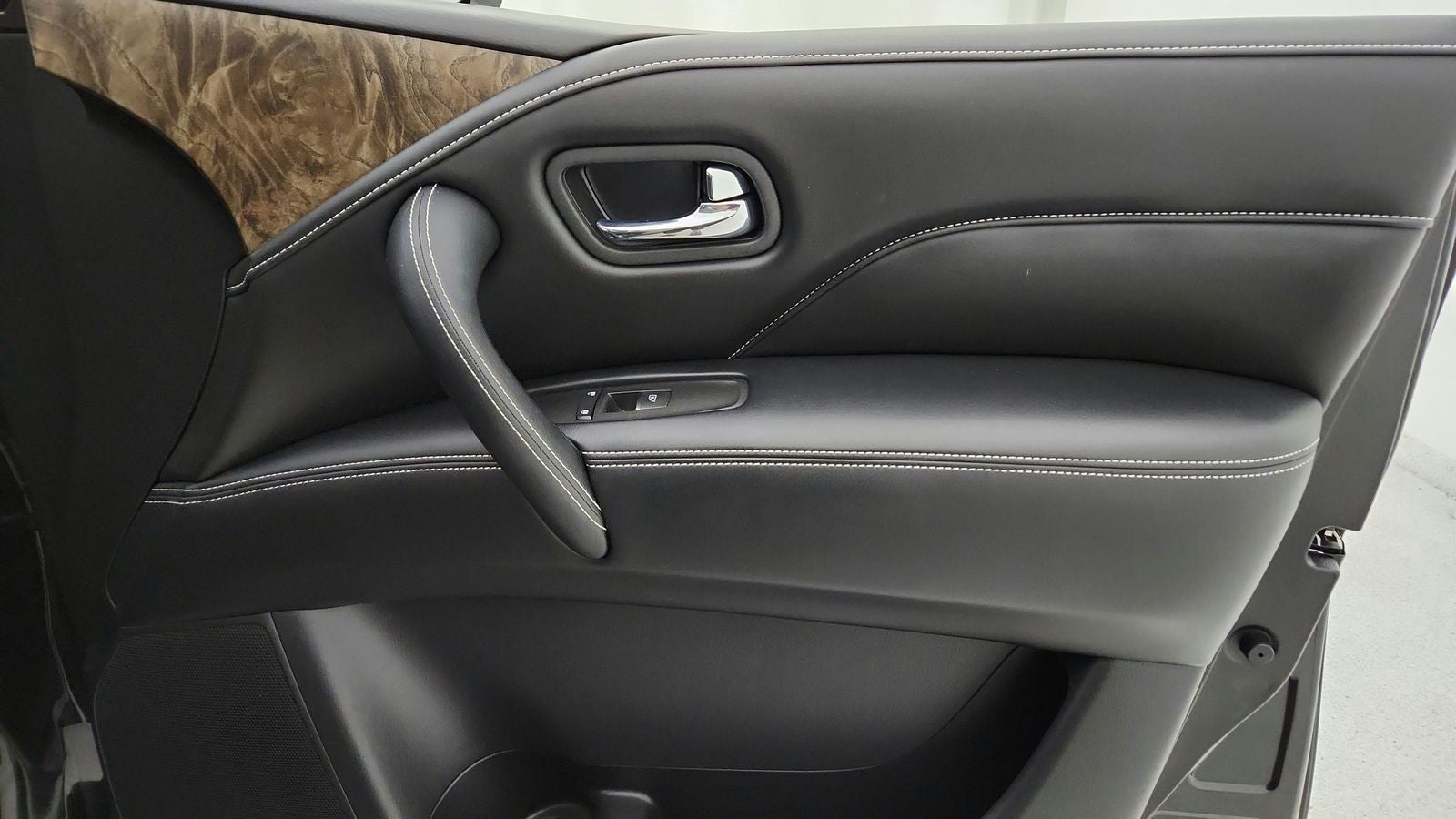 2024 INFINITI QX80 Premium Select