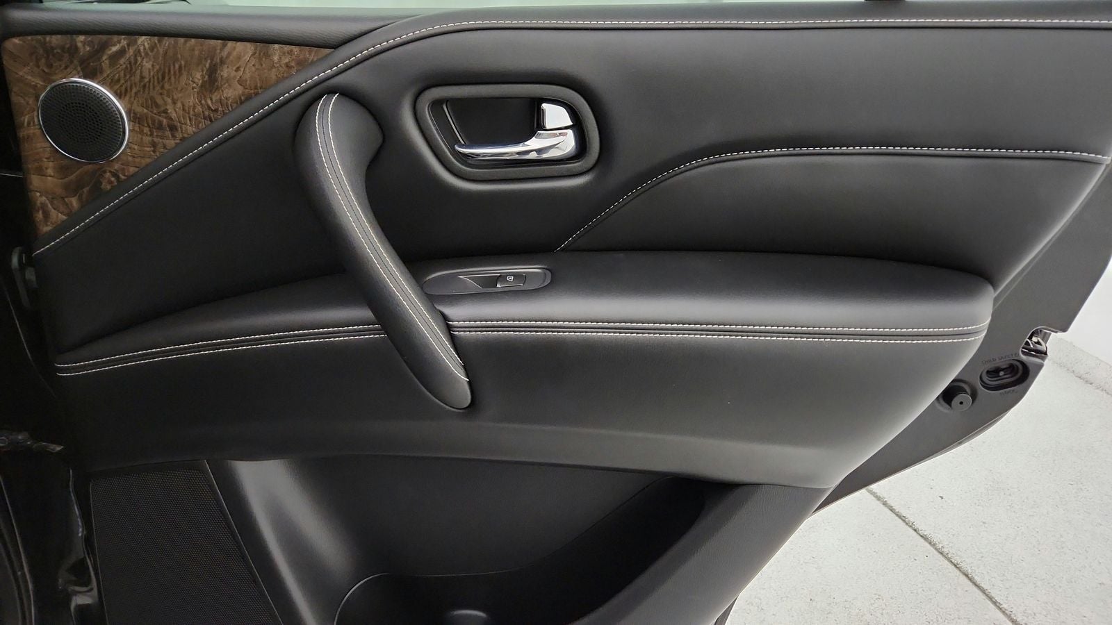 2024 INFINITI QX80 Premium Select