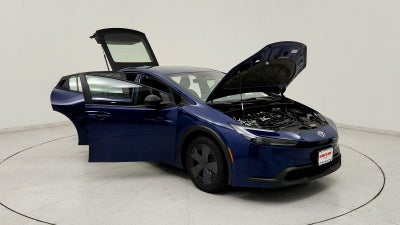 2025 Toyota Prius LE