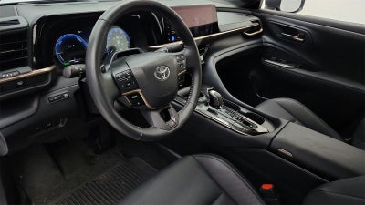 2025 Toyota Crown Platinum