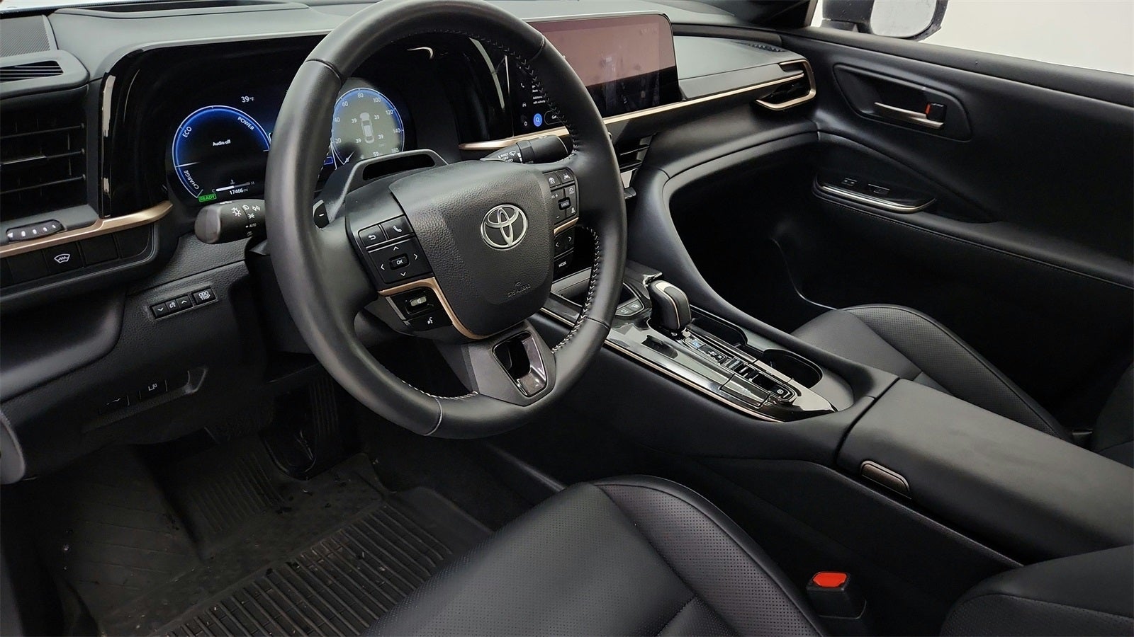 2025 Toyota Crown Platinum