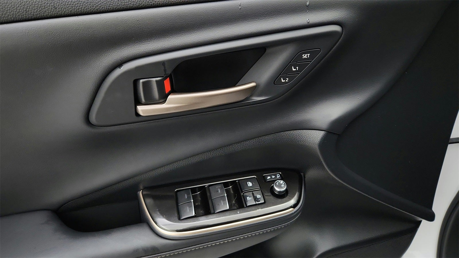 2025 Toyota Crown Platinum