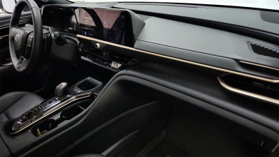 2025 Toyota Crown Platinum