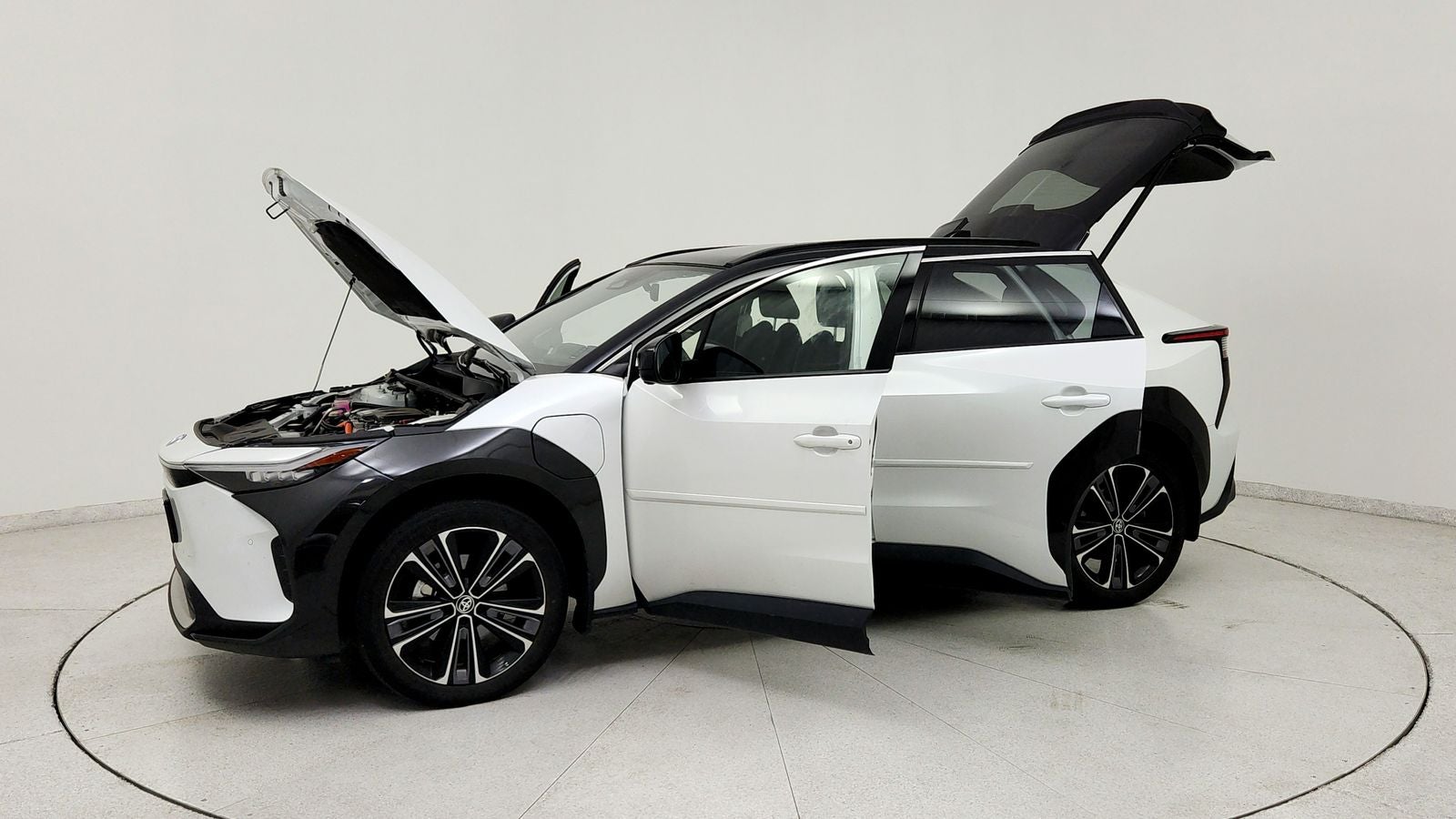 2023 Toyota bZ4X Limited