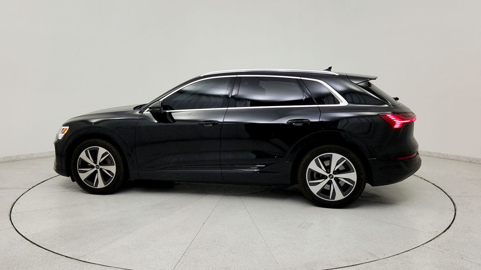 2024 Audi Q8 e-tron Premium Plus quattro