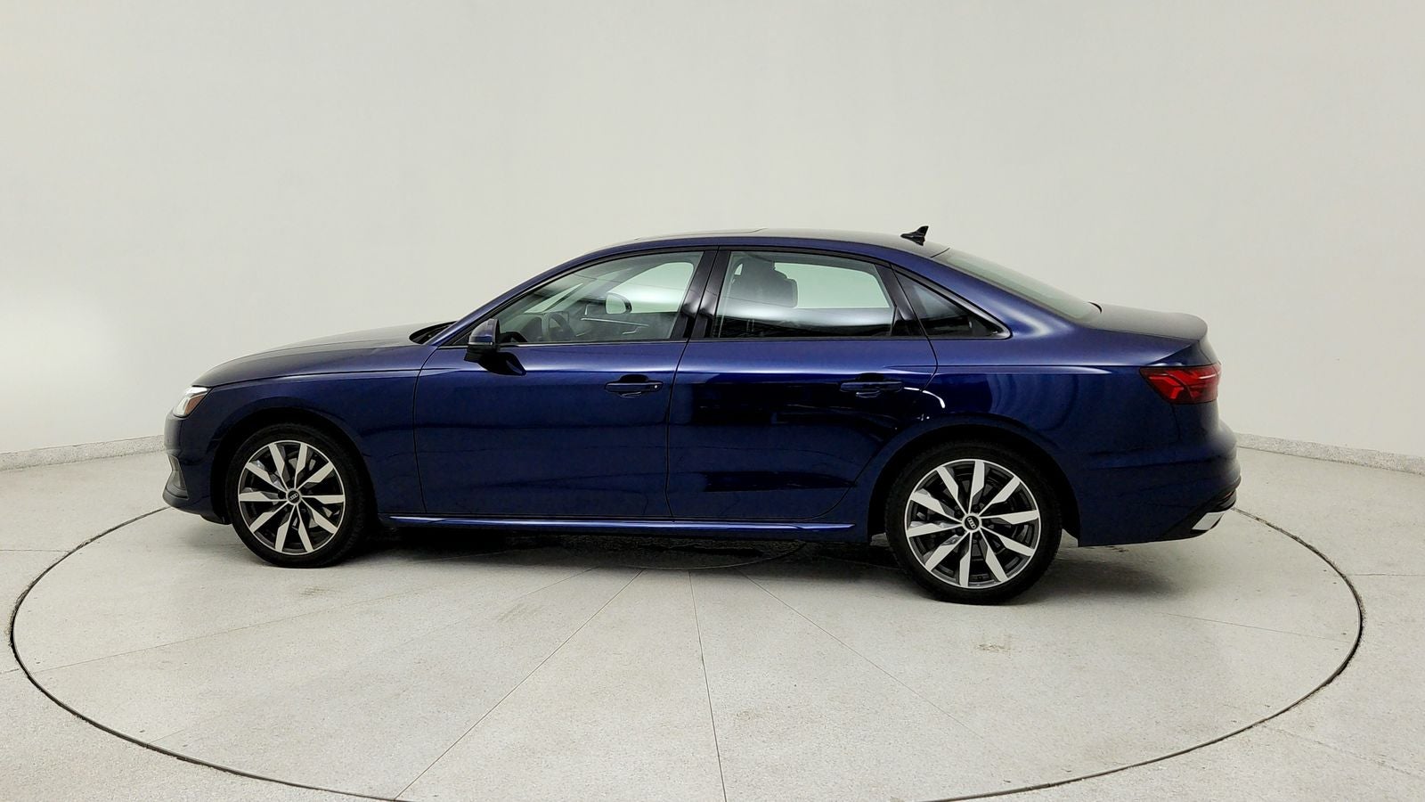 2022 Audi A4 40 Premium Plus quattro