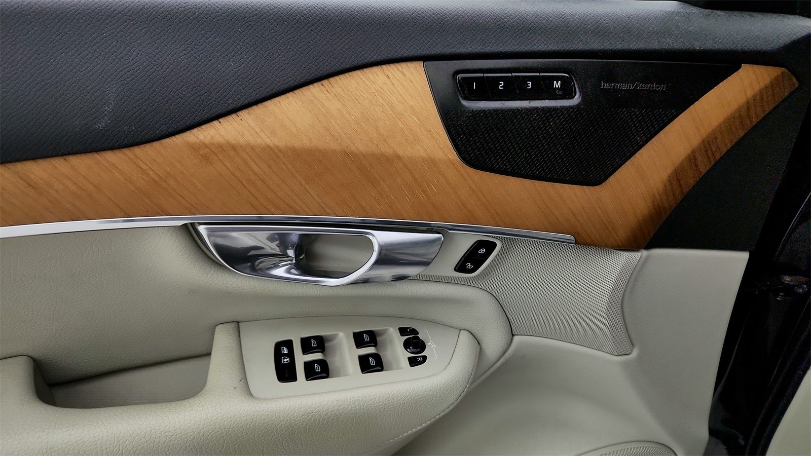 2022 Volvo XC90 Recharge Plug-In Hybrid T8 Inscription Expression Extended Range 7P