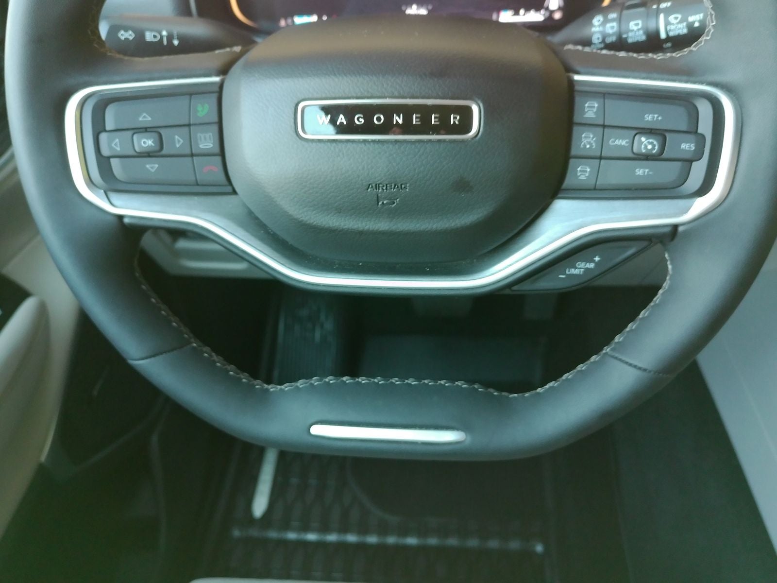 2025 Jeep Wagoneer Base