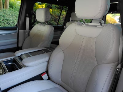 2025 Jeep Wagoneer Base