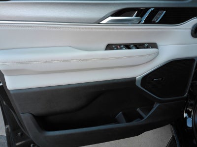 2025 Jeep Wagoneer Base