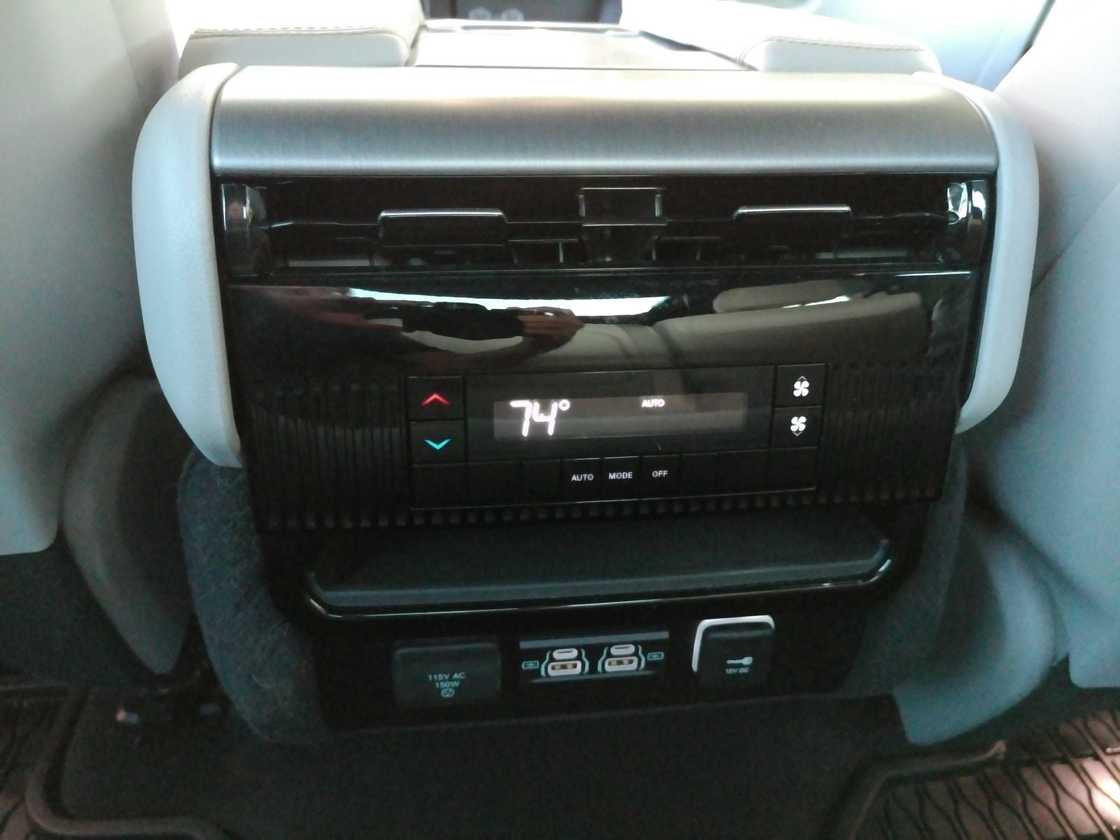 2025 Jeep Wagoneer Base