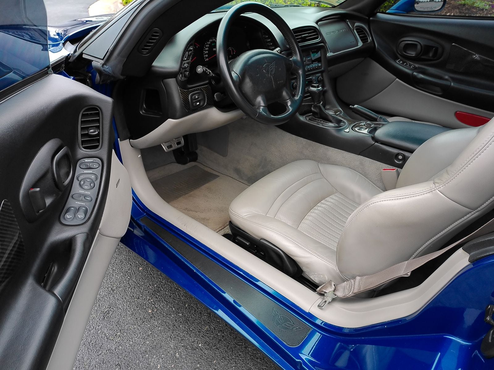 2003 Chevrolet Corvette Base