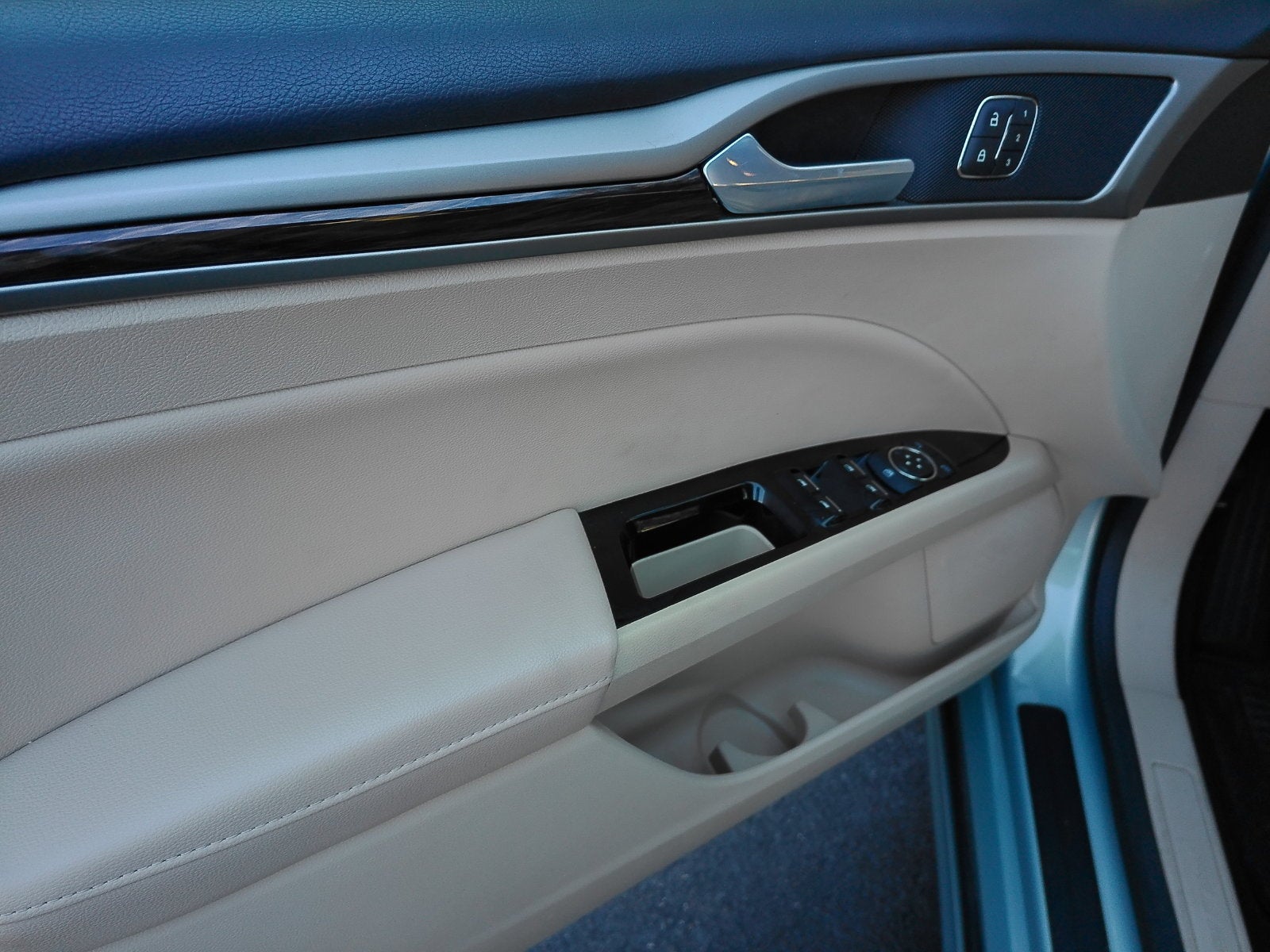 2014 Ford Fusion Hybrid SE