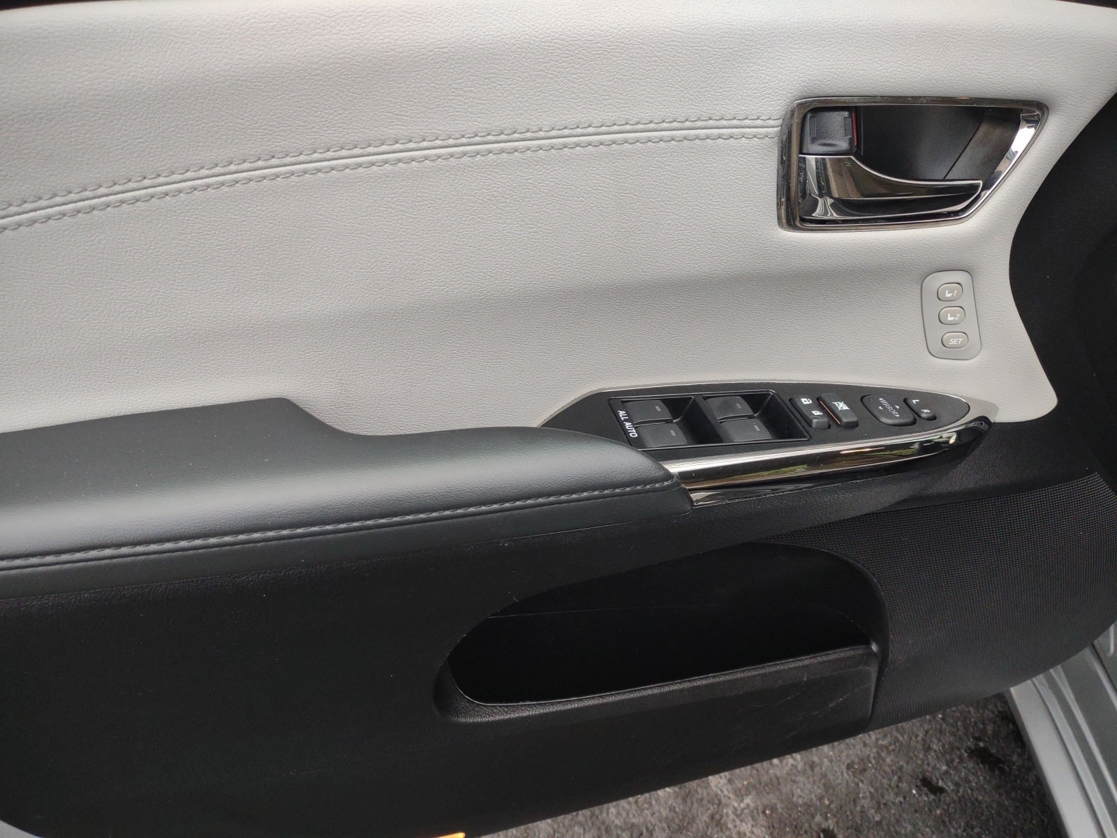 2017 Toyota Avalon Hybrid XLE Premium