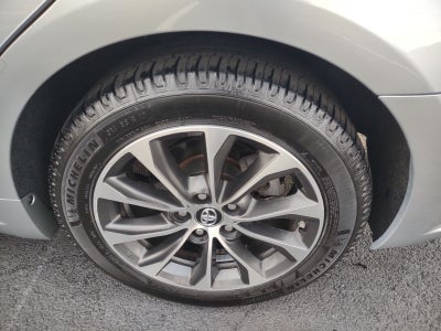 2017 Toyota Avalon Hybrid XLE Premium