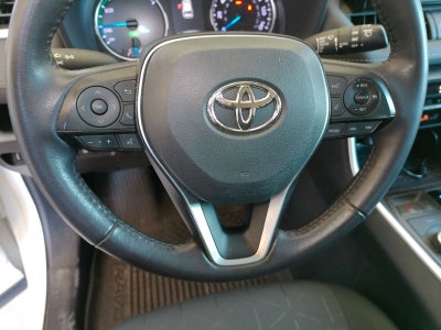 2022 Toyota RAV4 Hybrid XLE