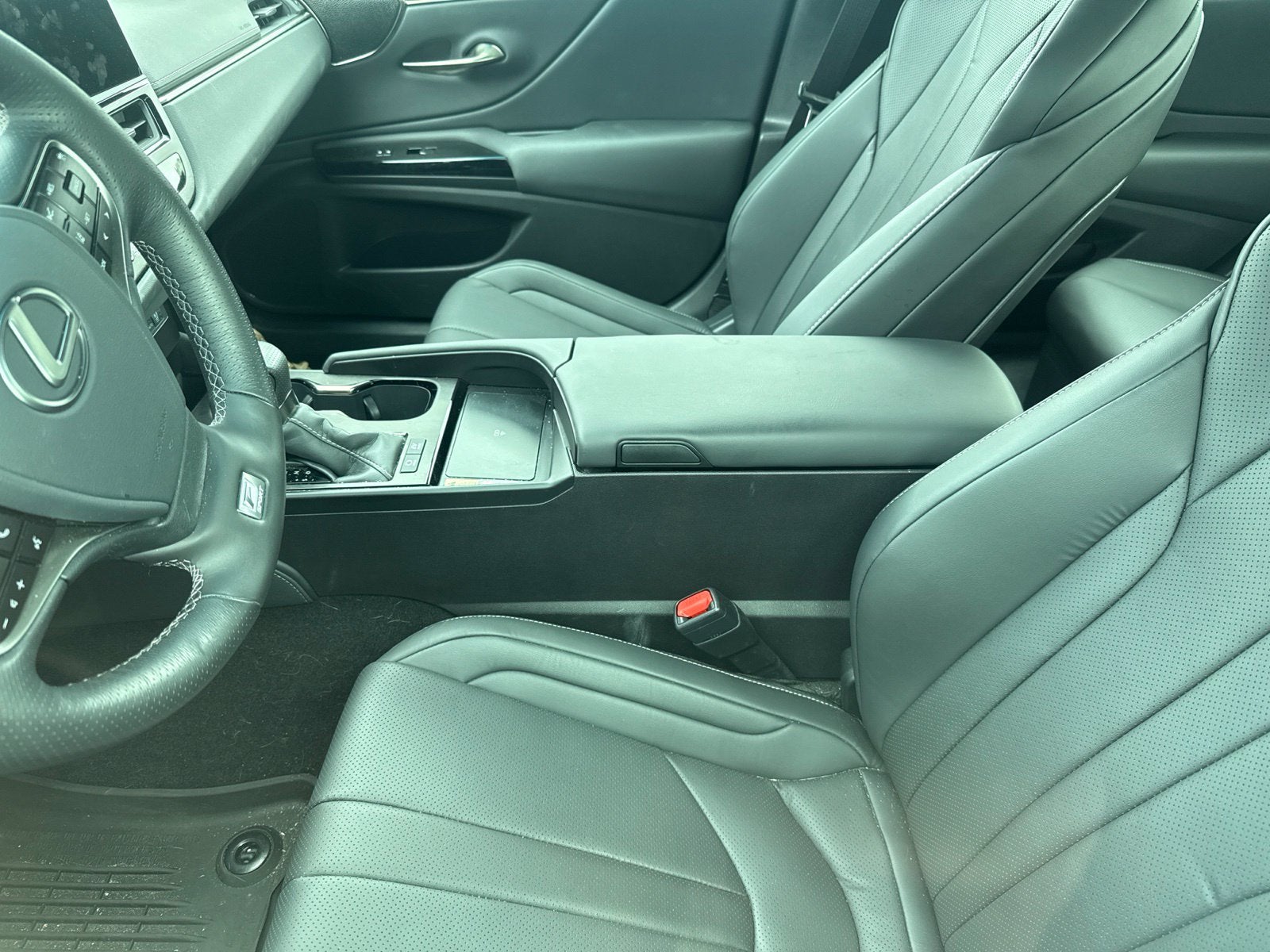 2025 Lexus ES 300h F SPORT Handling