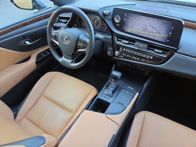 2022 Lexus ES 300h