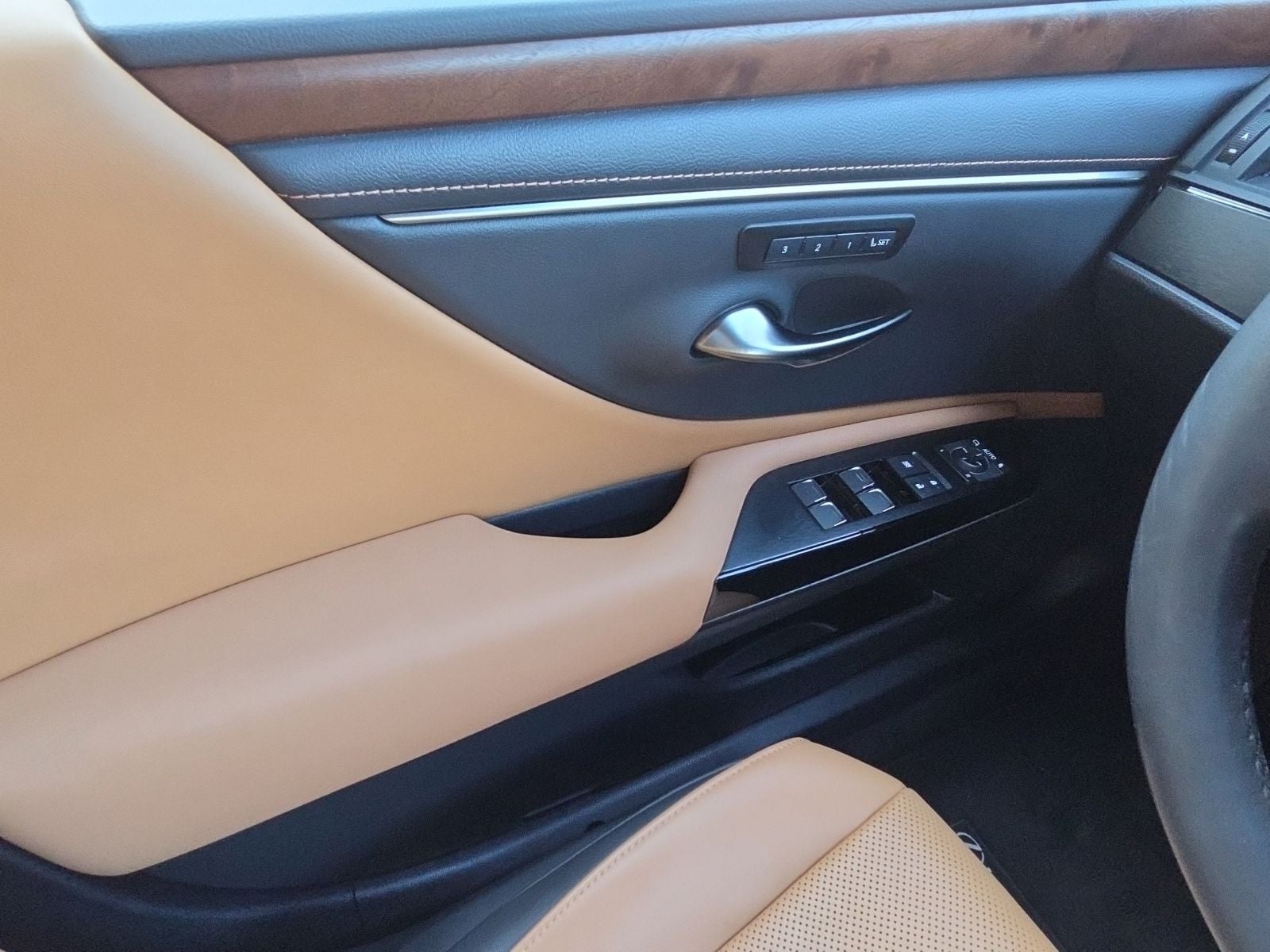 2022 Lexus ES 300h