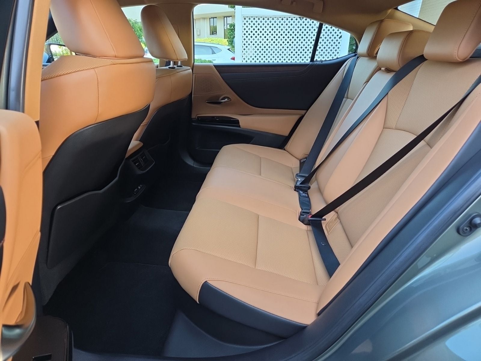 2022 Lexus ES 300h