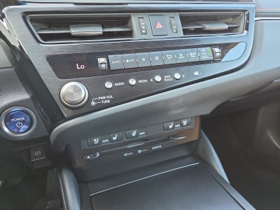 2022 Lexus ES 300h