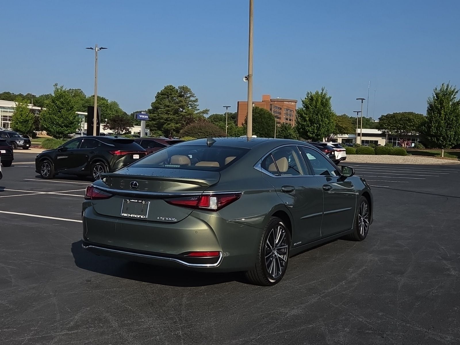 2022 Lexus ES 300h