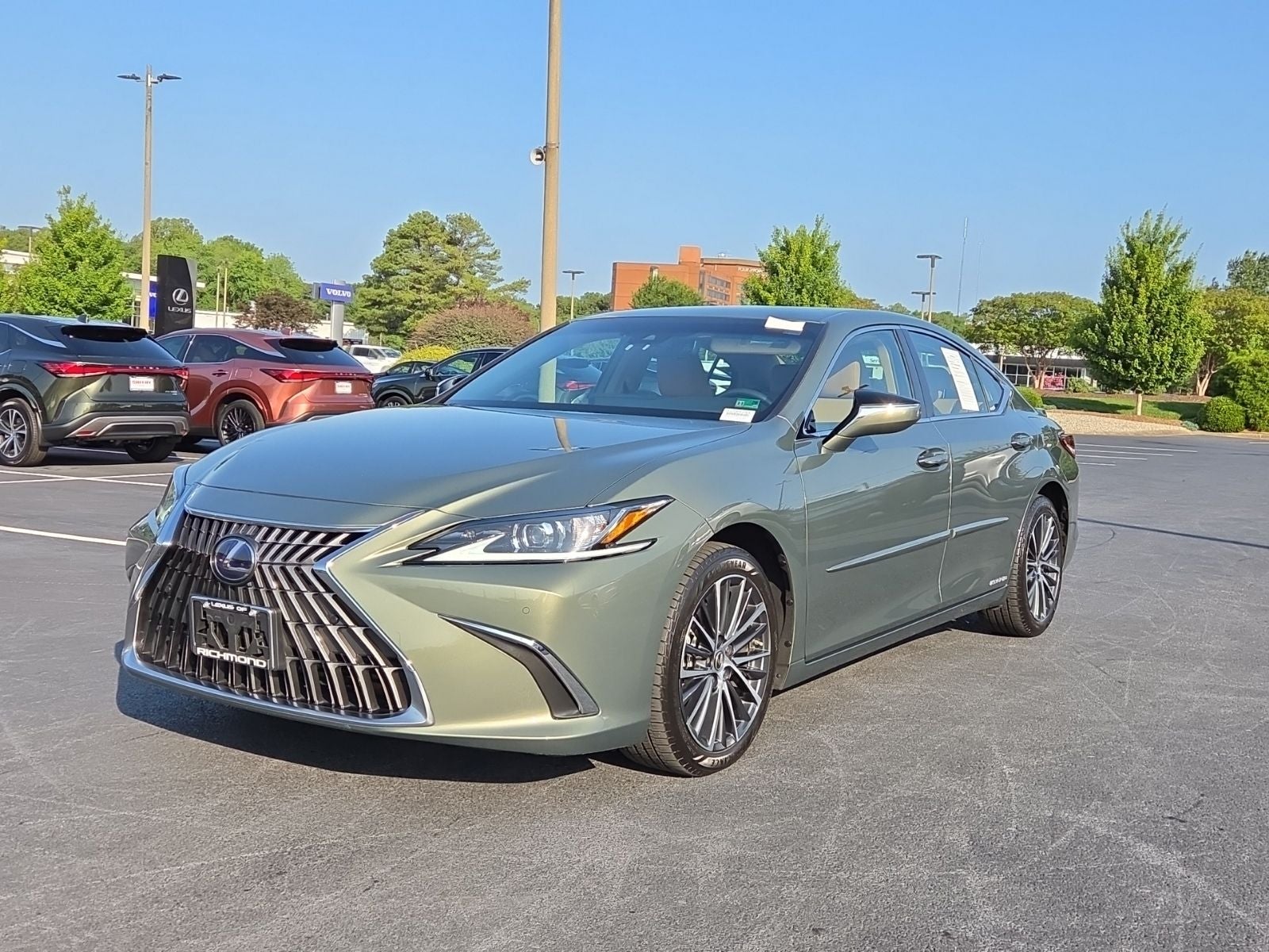 2022 Lexus ES 300h