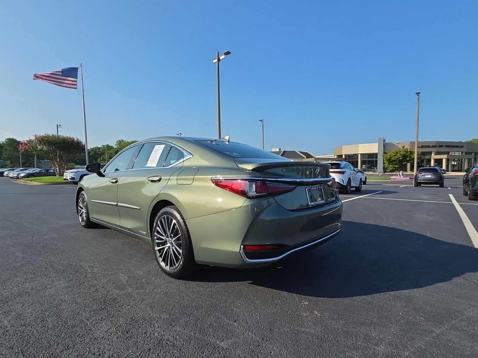 2022 Lexus ES 300h