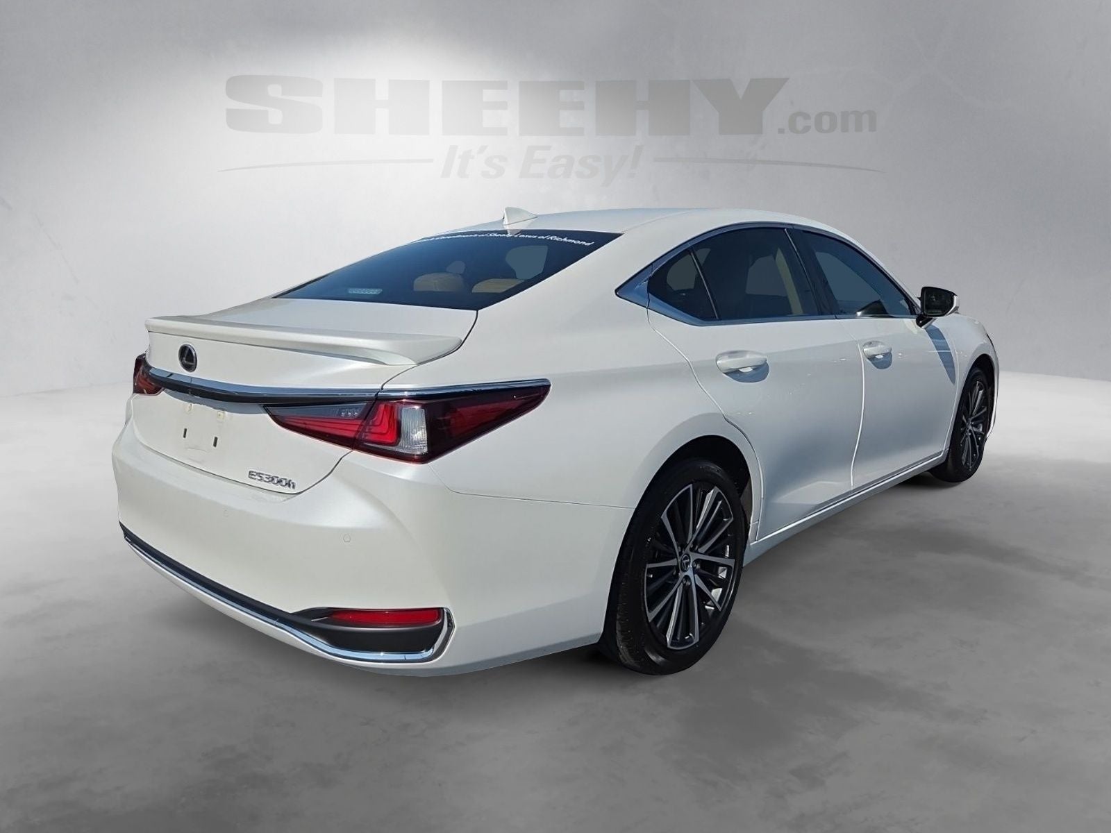 2025 Lexus ES 300h