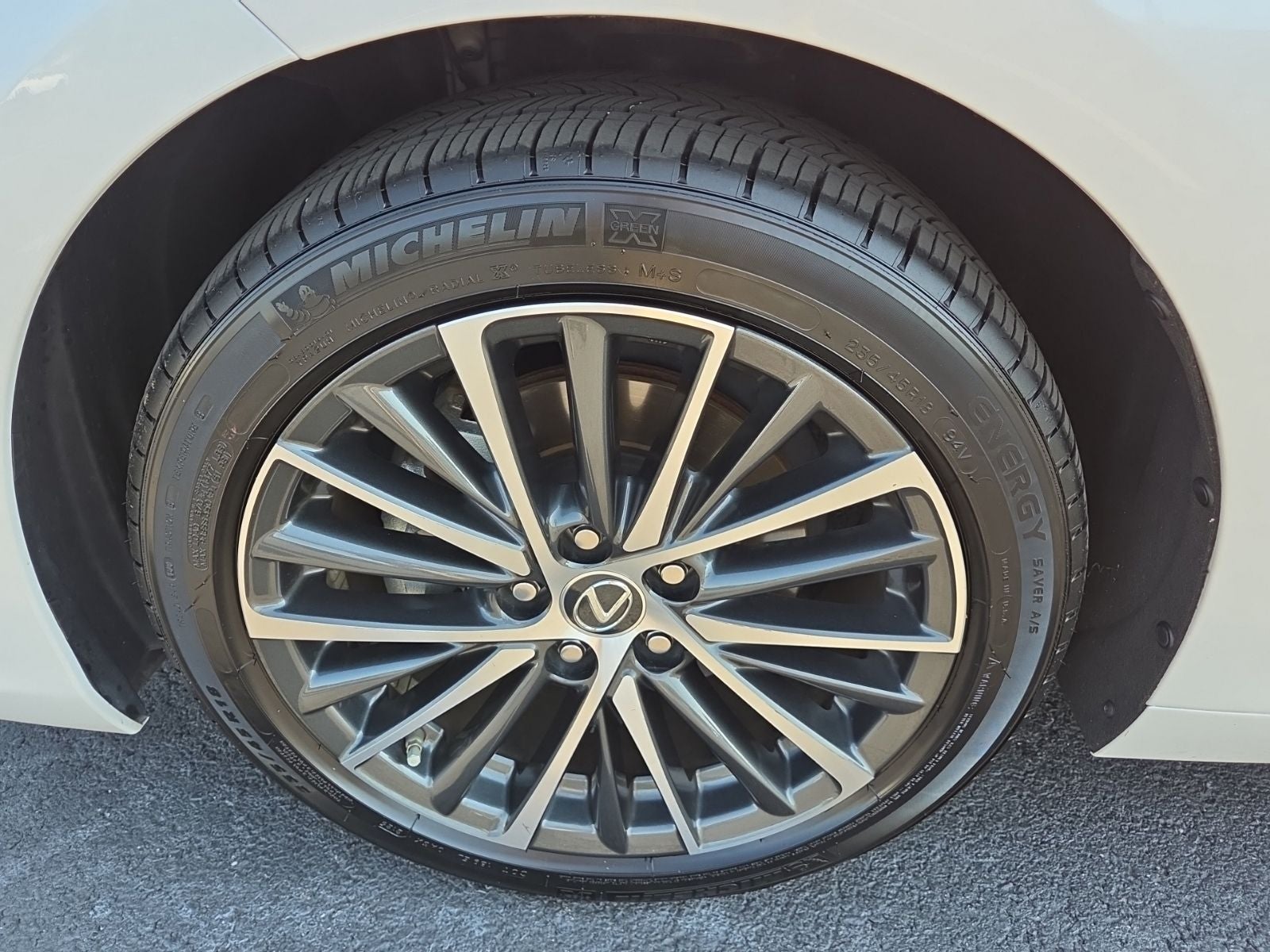 2025 Lexus ES 300h