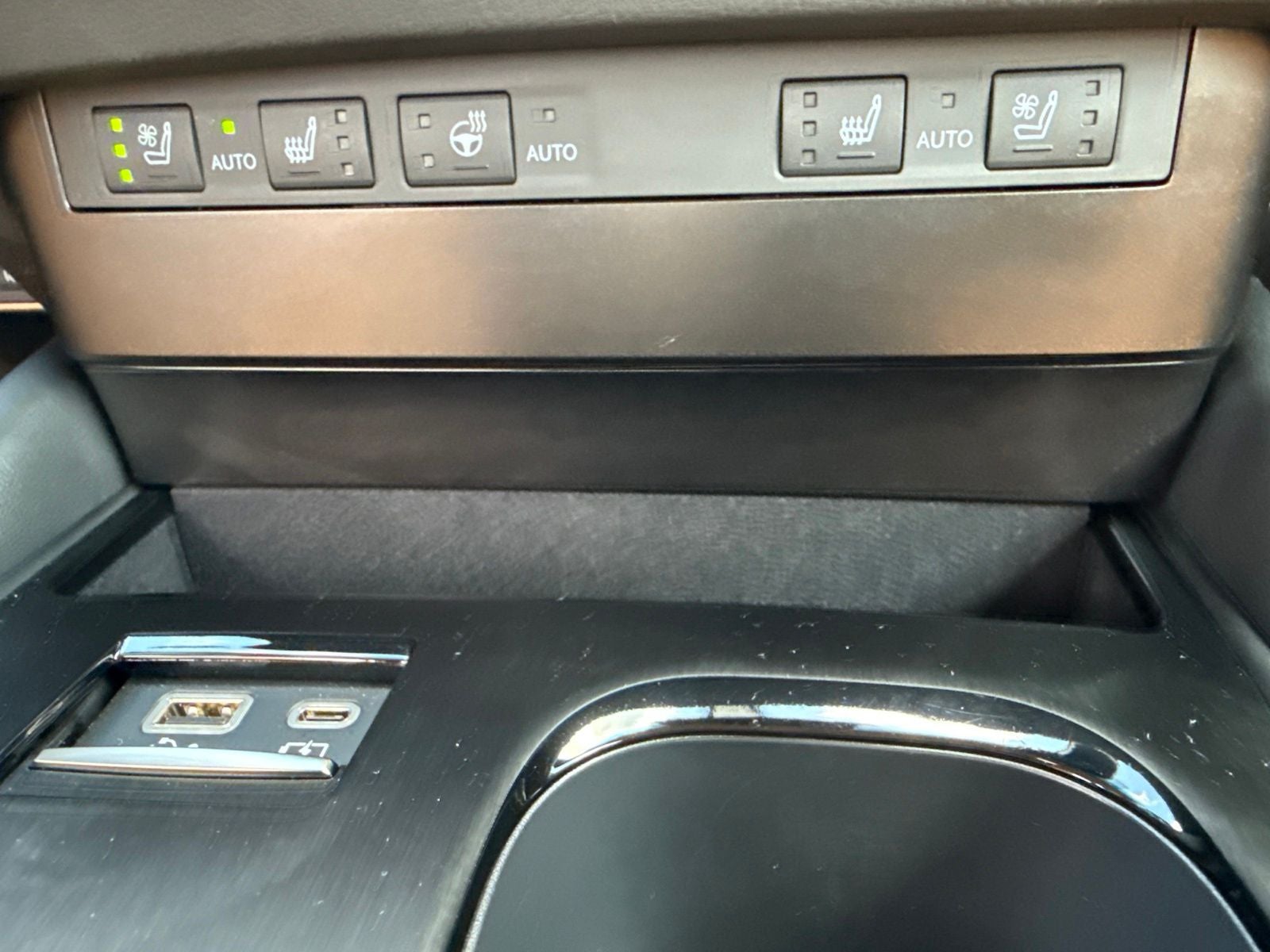 2025 Lexus ES 300h