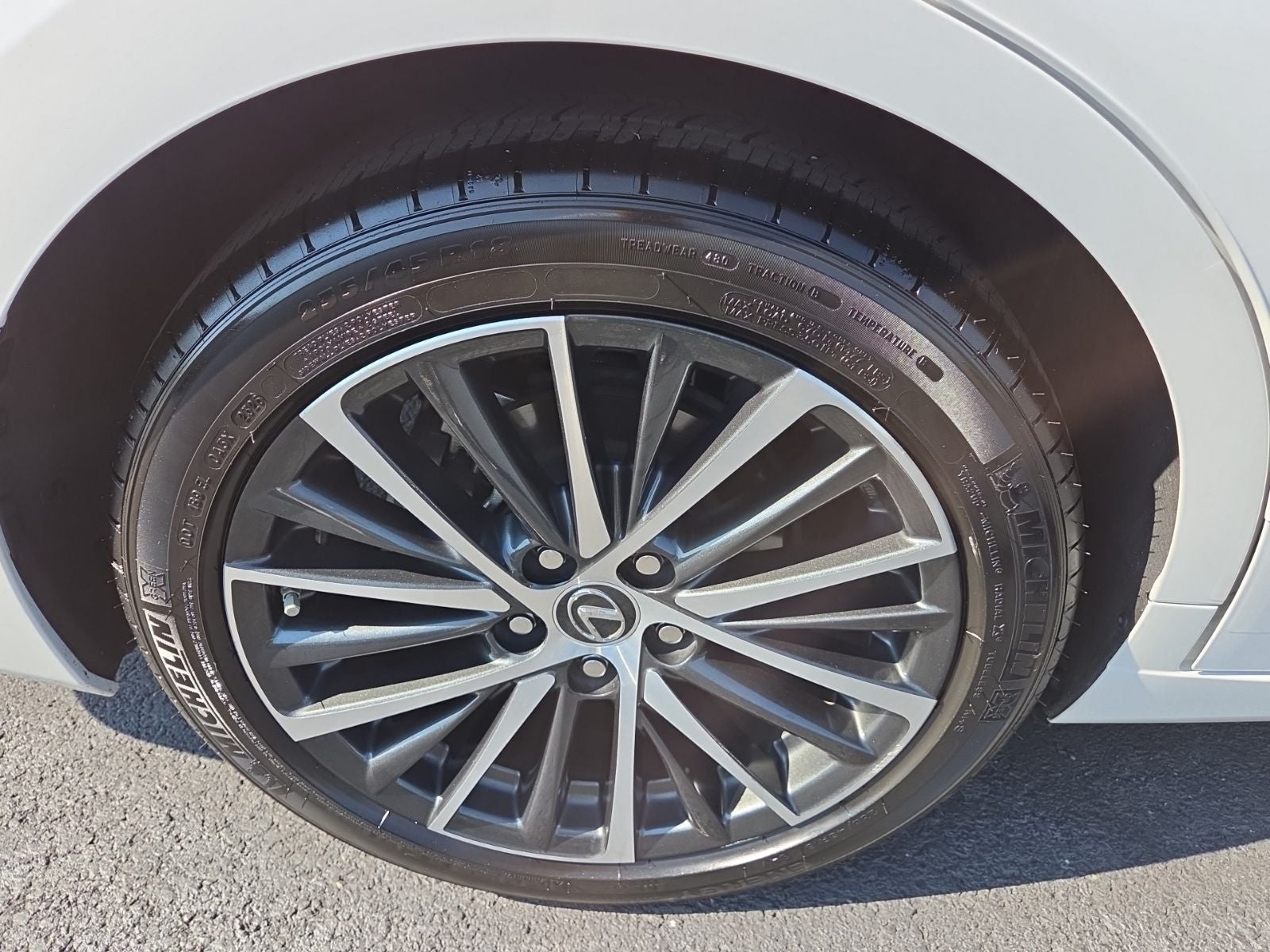 2025 Lexus ES 300h