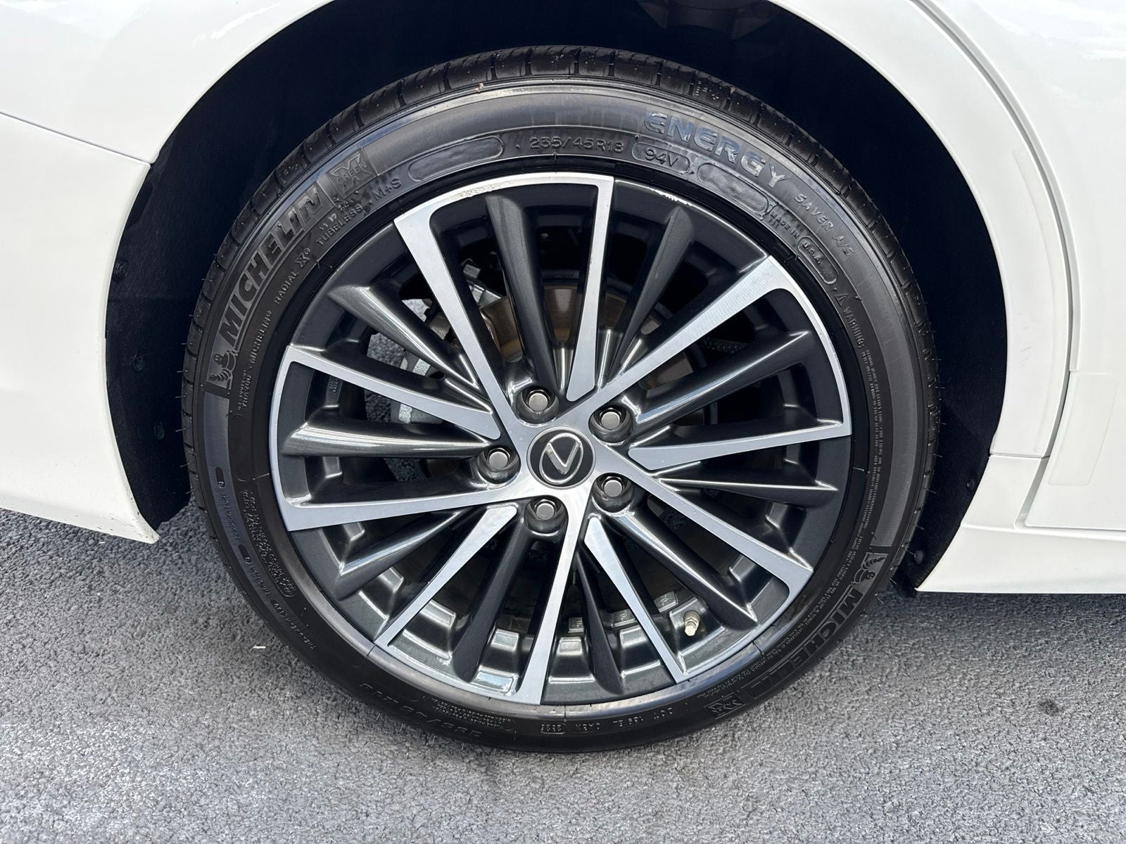 2025 Lexus ES 300h