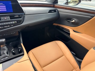 2025 Lexus ES 300h