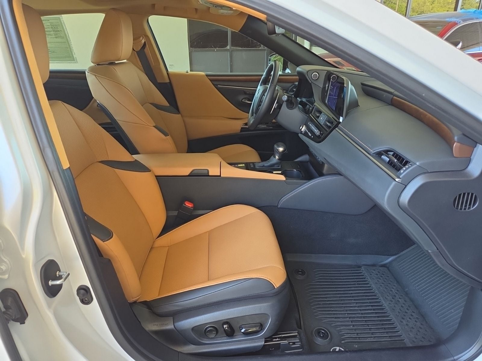 2025 Lexus ES 300h