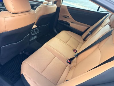 2025 Lexus ES 300h