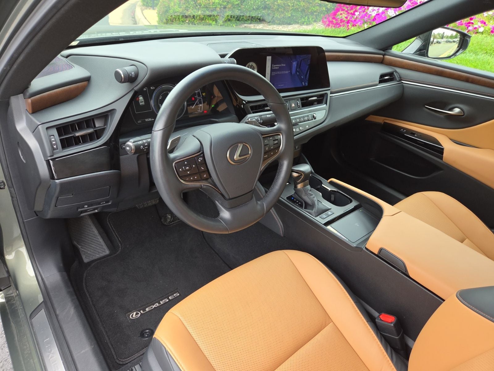 2025 Lexus ES 300h