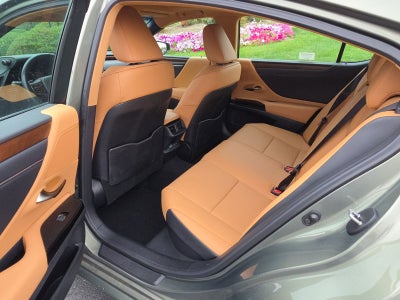 2025 Lexus ES 300h
