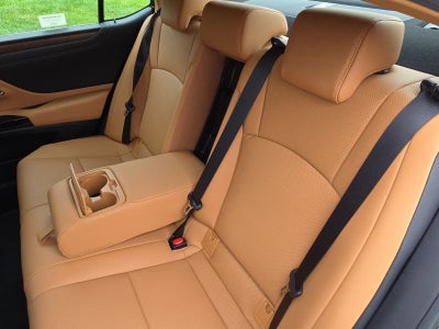 2025 Lexus ES 300h