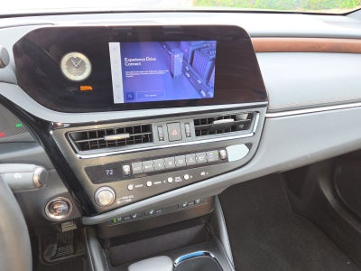 2025 Lexus ES 300h
