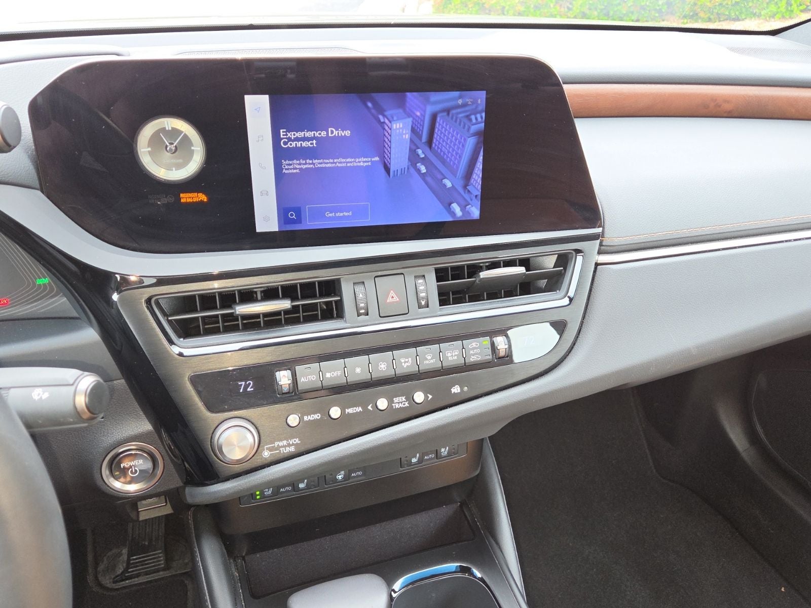 2025 Lexus ES 300h