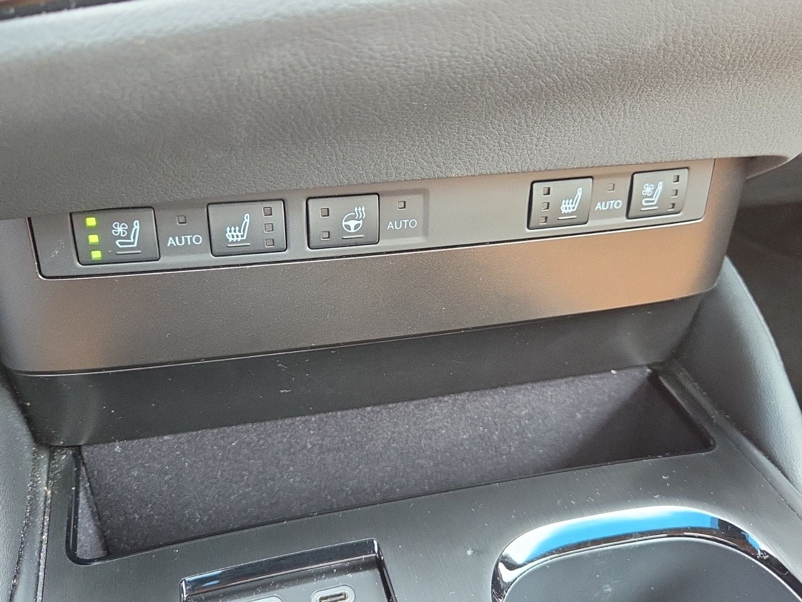2025 Lexus ES 300h