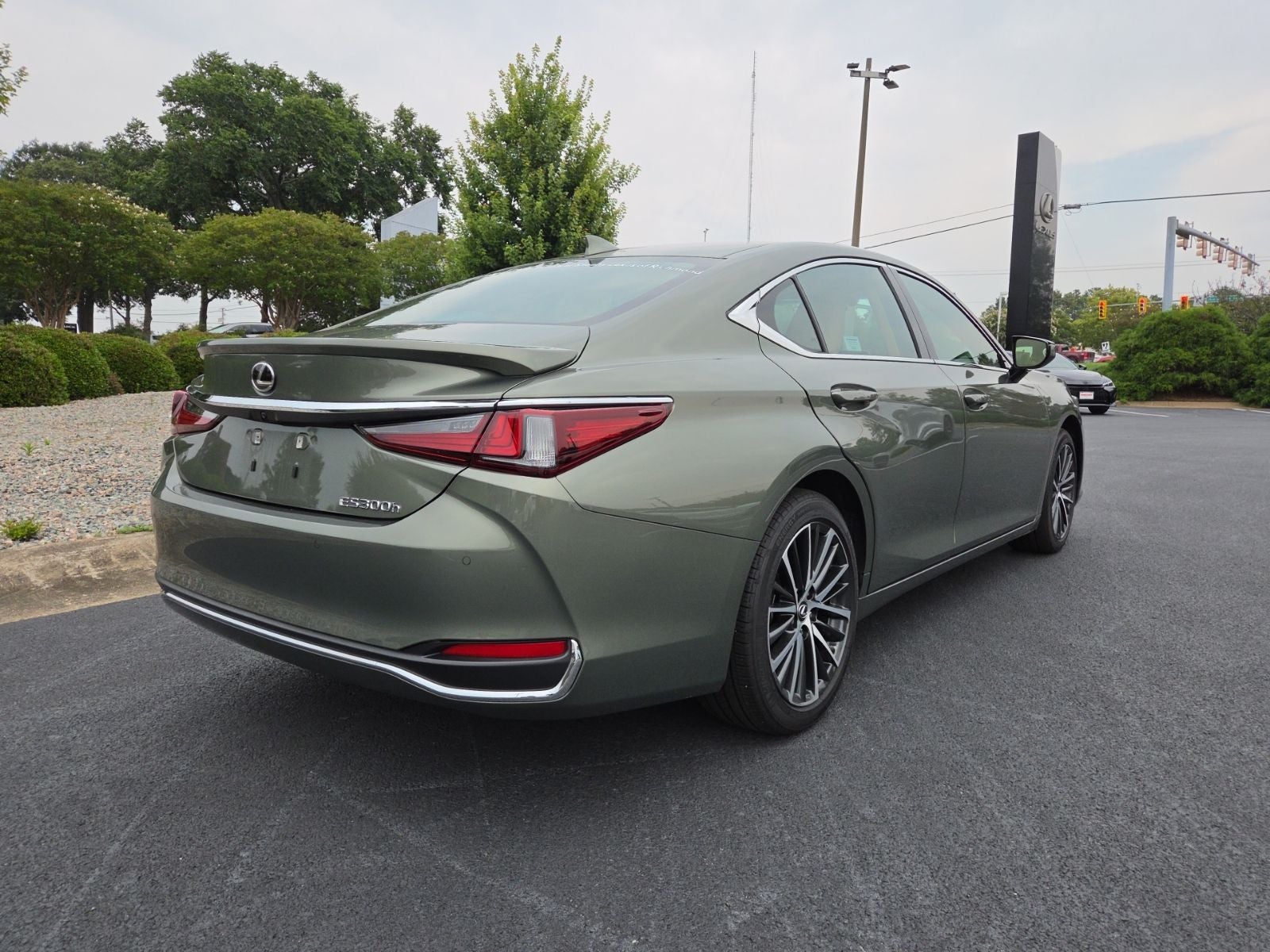 2025 Lexus ES 300h
